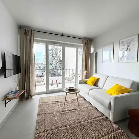 Апартаменты Superb Loft Terrace Minimum 30 Nights *