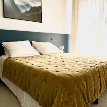 Superb Loft Terrace Minimum 30 Nights Апартаменты Сюрен