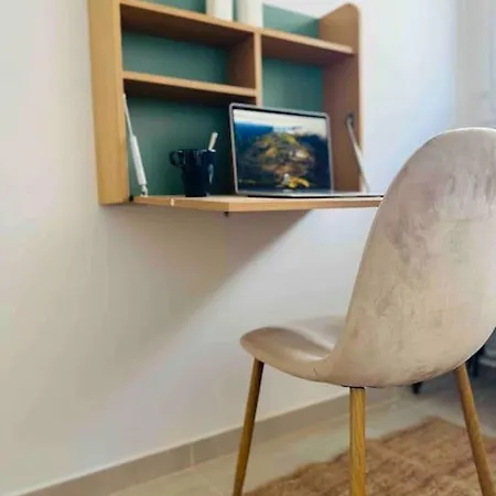 Апартаменты Superb Loft Terrace Minimum 30 Nights Сюрен