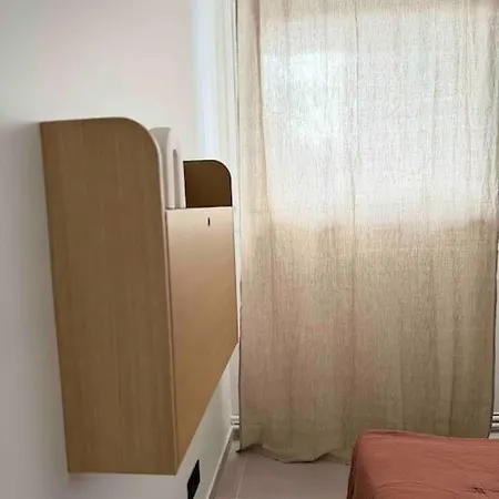 Superb Loft Terrace Minimum 30 Nights Сюрен