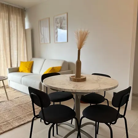 Superb Loft Terrace Minimum 30 Nights Сюрен
