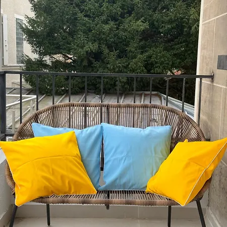 Апартаменты Superb Loft Terrace Minimum 30 Nights *