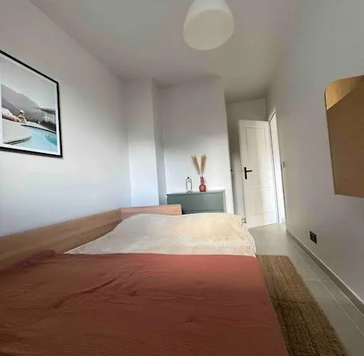 Superb Loft Terrace Minimum 30 Nights Apartment Suresnes